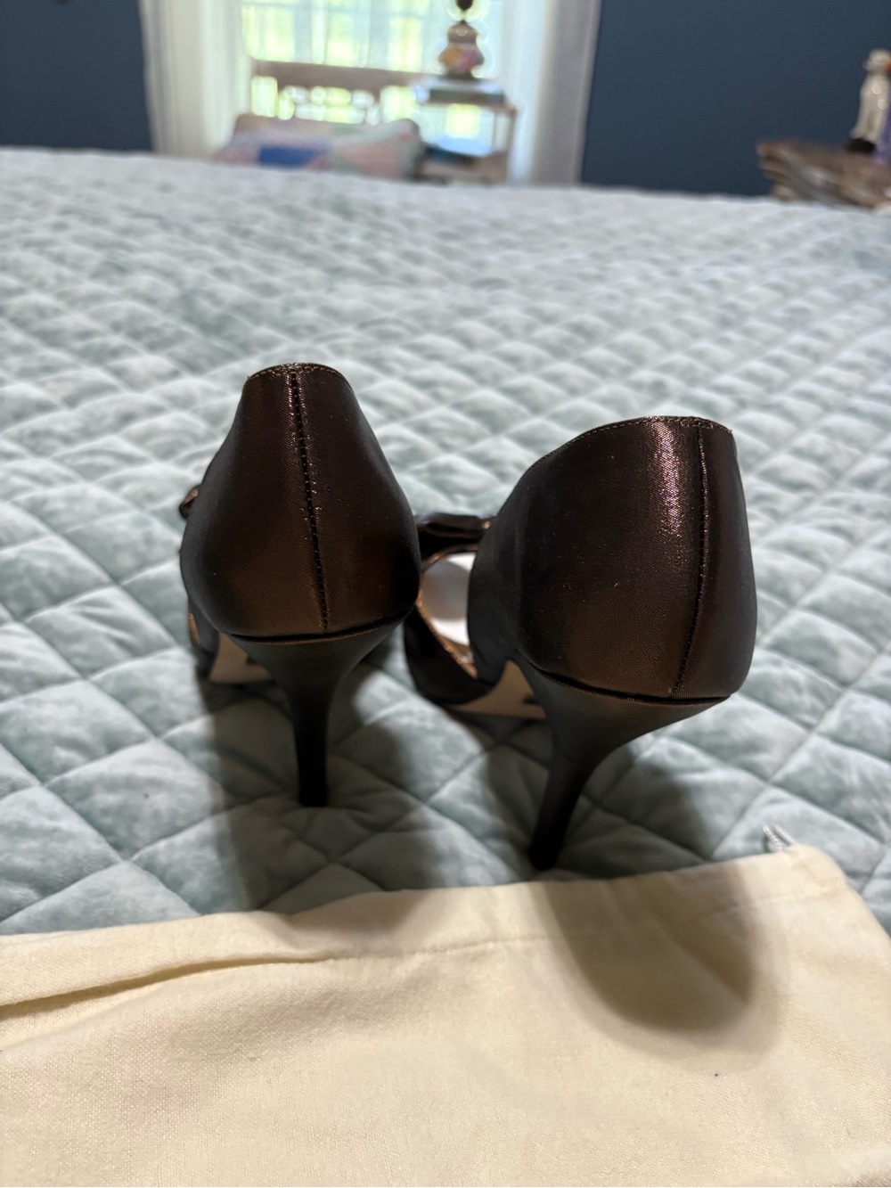 Badgley Mischka Bronze Metallic Bow Peep-Toe Heels - Picture 5 of 9
